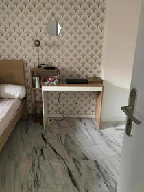 Privatzimmer in der Avenue de Saint-Jérôme, bild 12 von 15