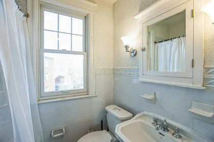 Stanza privata in #1811: Dupont Park Washington DC 20020, immagine 2 di 12