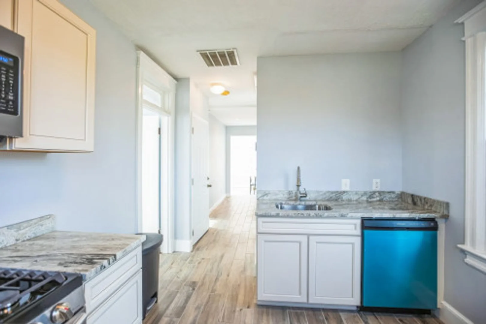 Economical student room with convenient location in 