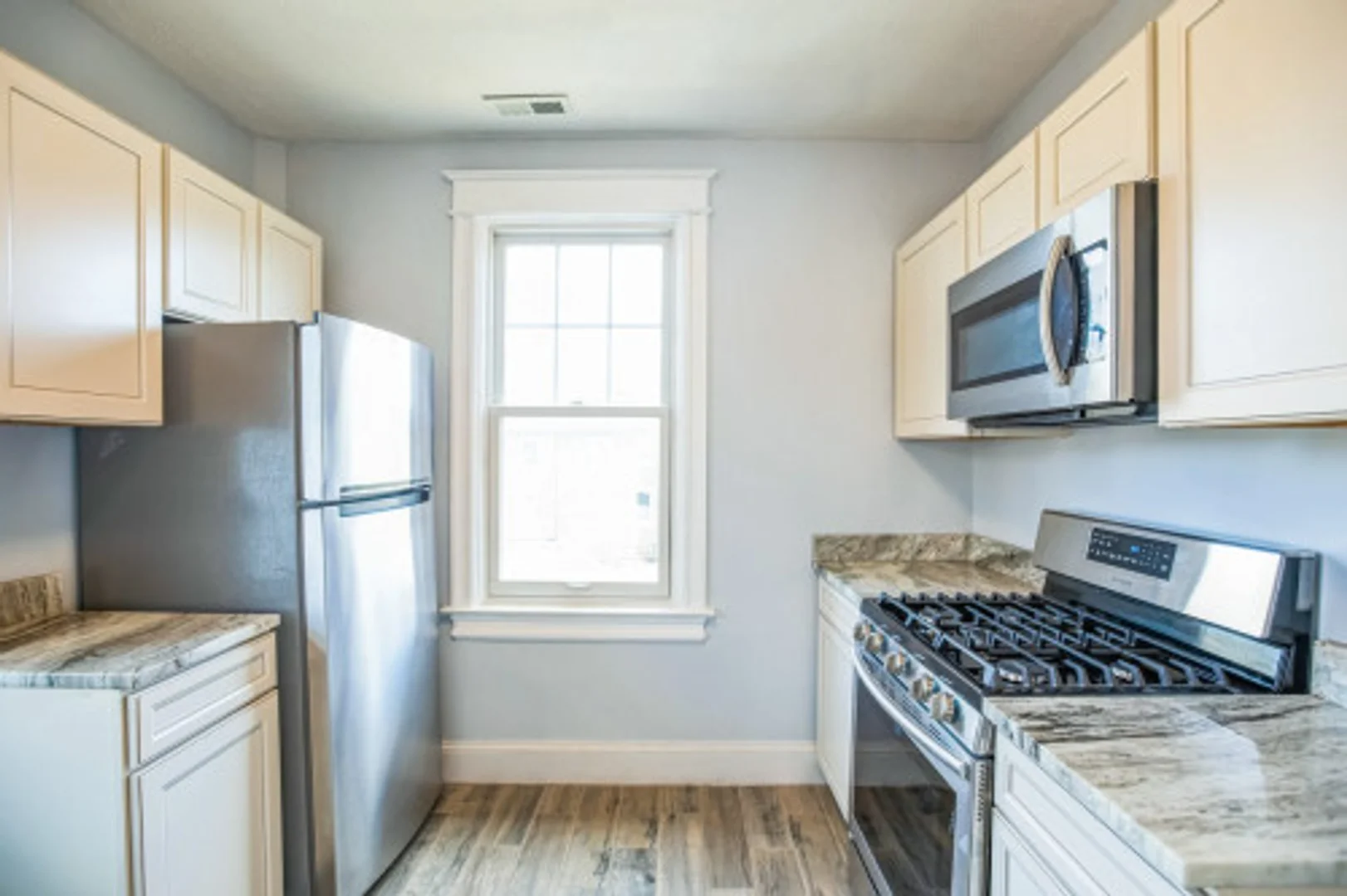 Budget-friendly student room close to campus in 