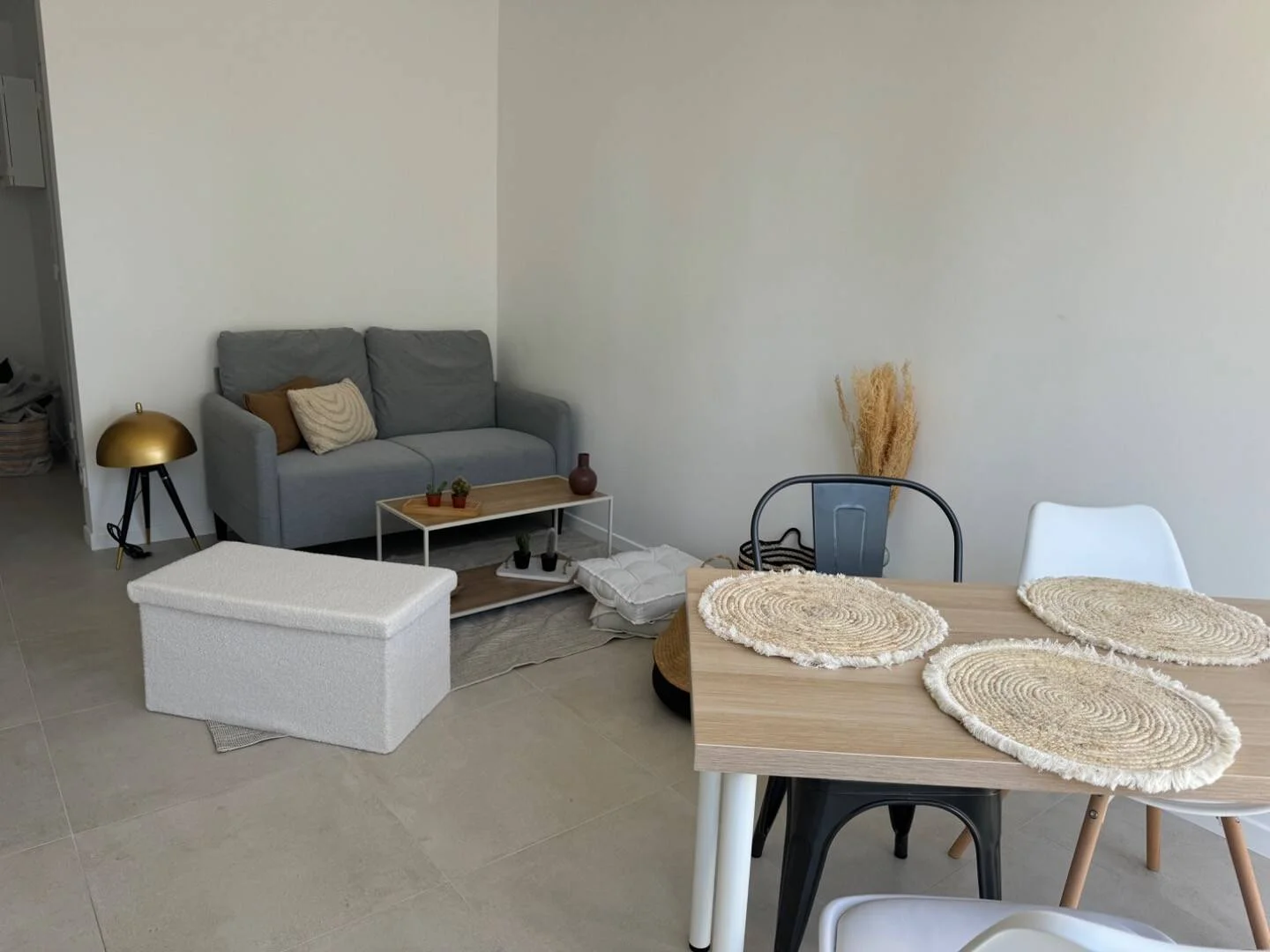  bölgesinde uygun konuma sahip ekonomik öğrenci odası