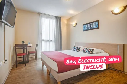 Chambre privée à Nîmes, 30900, image 1 de 10