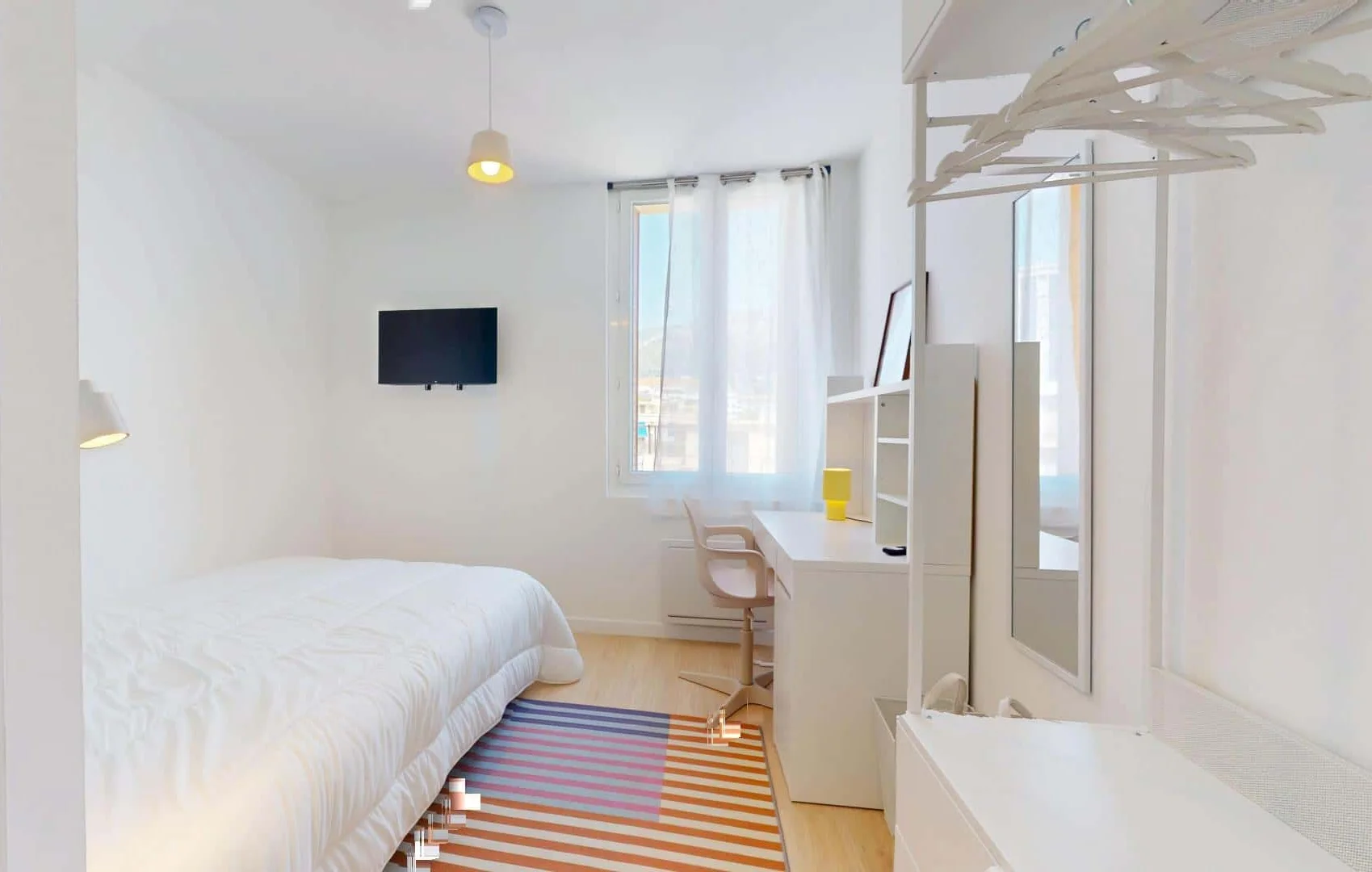 Quarto de estudante económico perto do campus em