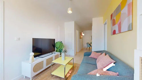 Quarto privado em 44 Av. Alfred Nobel, 83100 Toulon, France, imagem 14 de 16