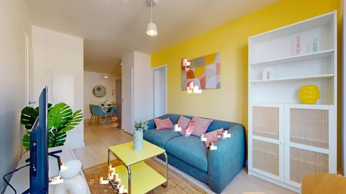 Quarto privado em 44 Av. Alfred Nobel, 83100 Toulon, France, imagem 15 de 16