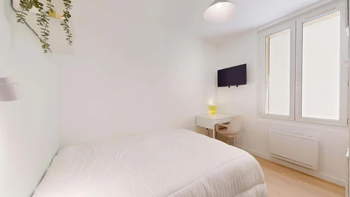 Quarto privado em 44 Av. Alfred Nobel, 83100 Toulon, France, imagem 5 de 16