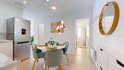 Quarto privado em 44 Av. Alfred Nobel, 83100 Toulon, France, imagem 8 de 16