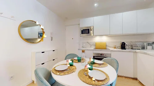 Quarto privado em 44 Av. Alfred Nobel, 83100 Toulon, France, imagem 10 de 16