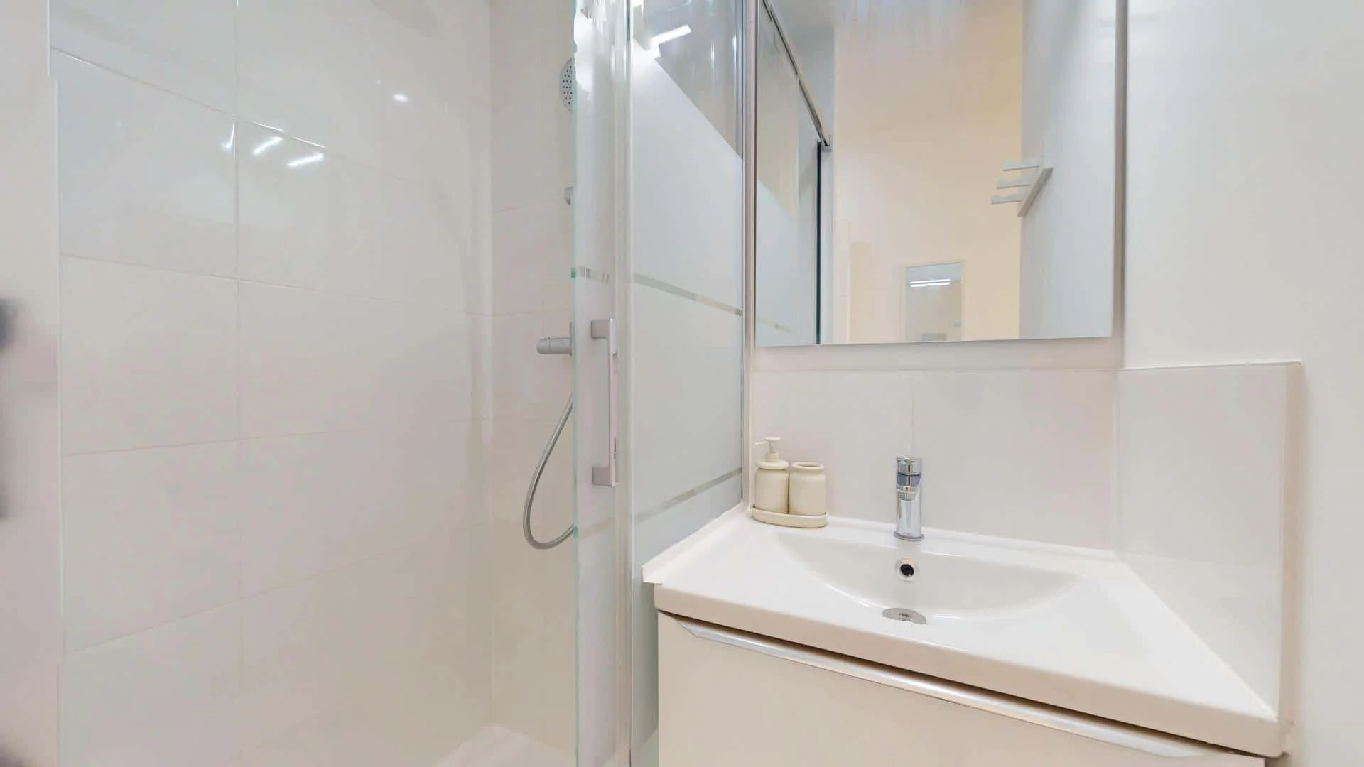 Quarto amigo do estudante em com comodidades modernas