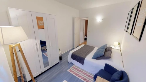 Quarto privado em Rue du Bourbonnais, imagem 3 de 15