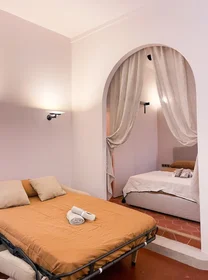 Entire apartment at Rue du Jésus 6, image 13 of 21