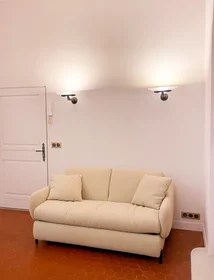 Entire apartment at Rue du Jésus 6, image 15 of 21