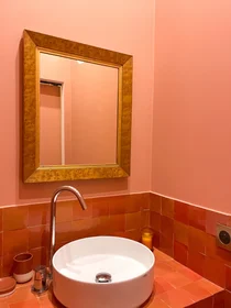 Entire apartment at Rue du Jésus 6, image 20 of 21