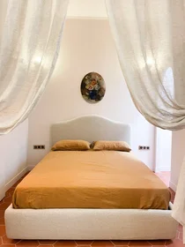 Entire apartment at Rue du Jésus 6, image 3 of 21