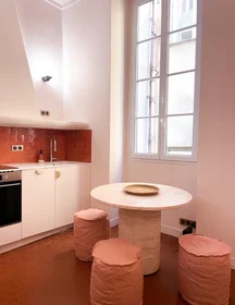 Entire apartment at Rue du Jésus 6, image 8 of 21