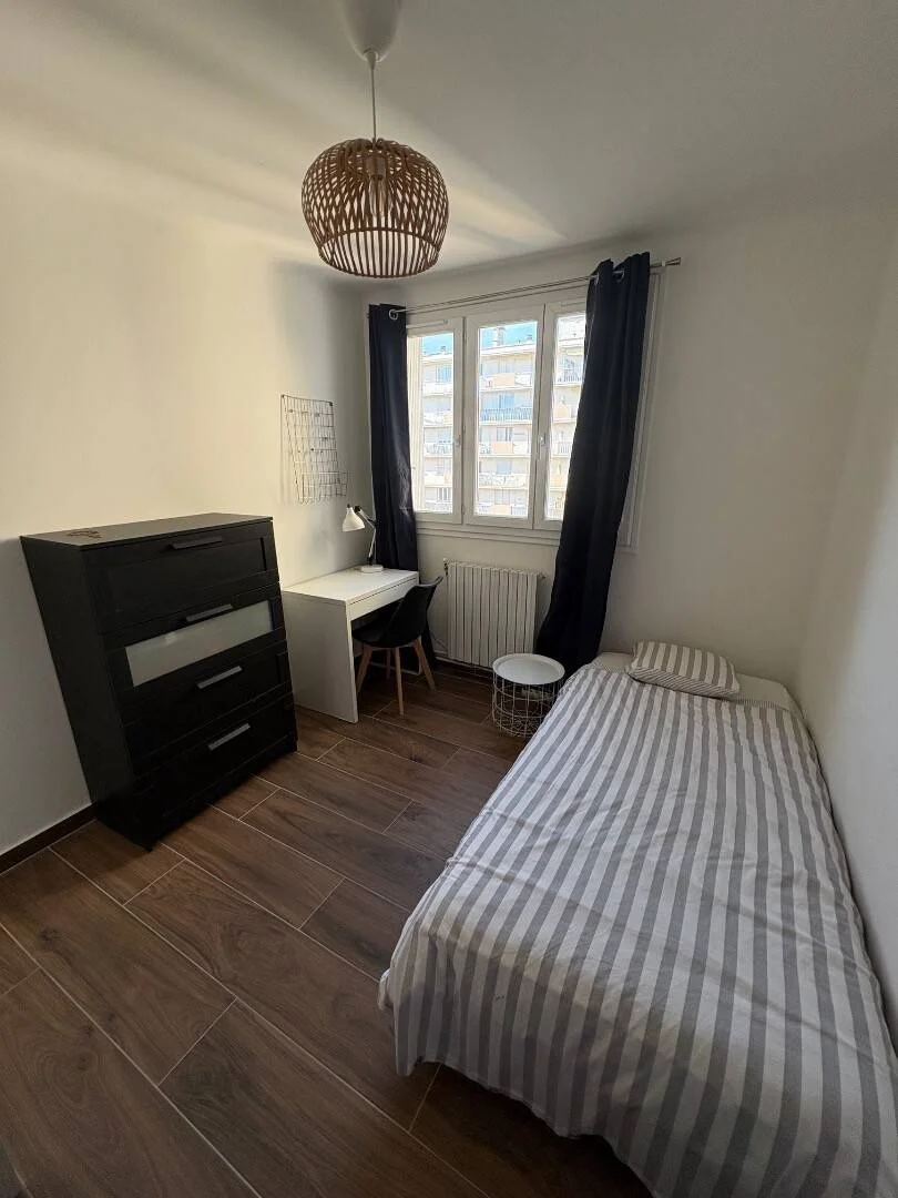 Chambre d'étudiant bon marché à proximité du campus dans 