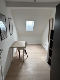 Privatzimmer in der Reinsburgstraße, Stuttgart-West, bild 1 von 10