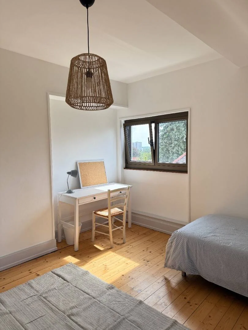 Comfortable and spacious student room in 