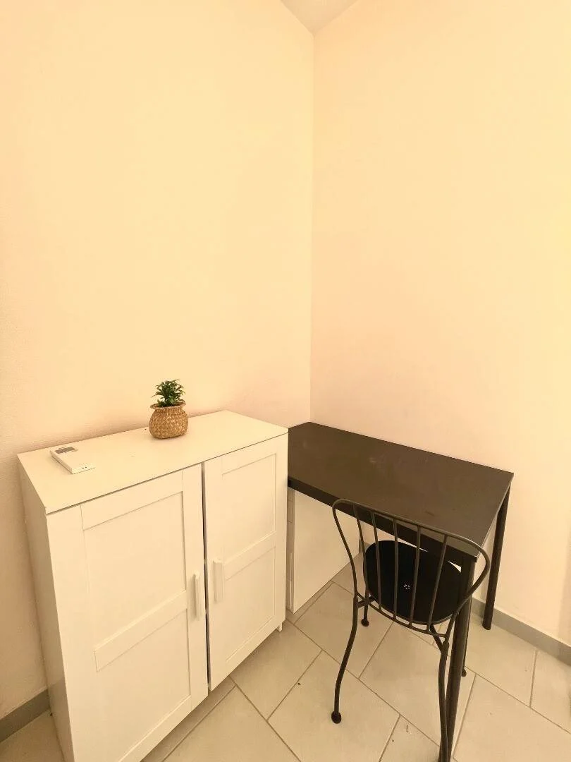 Funktionelles Studentenzimmer perfekt zum Studieren in 