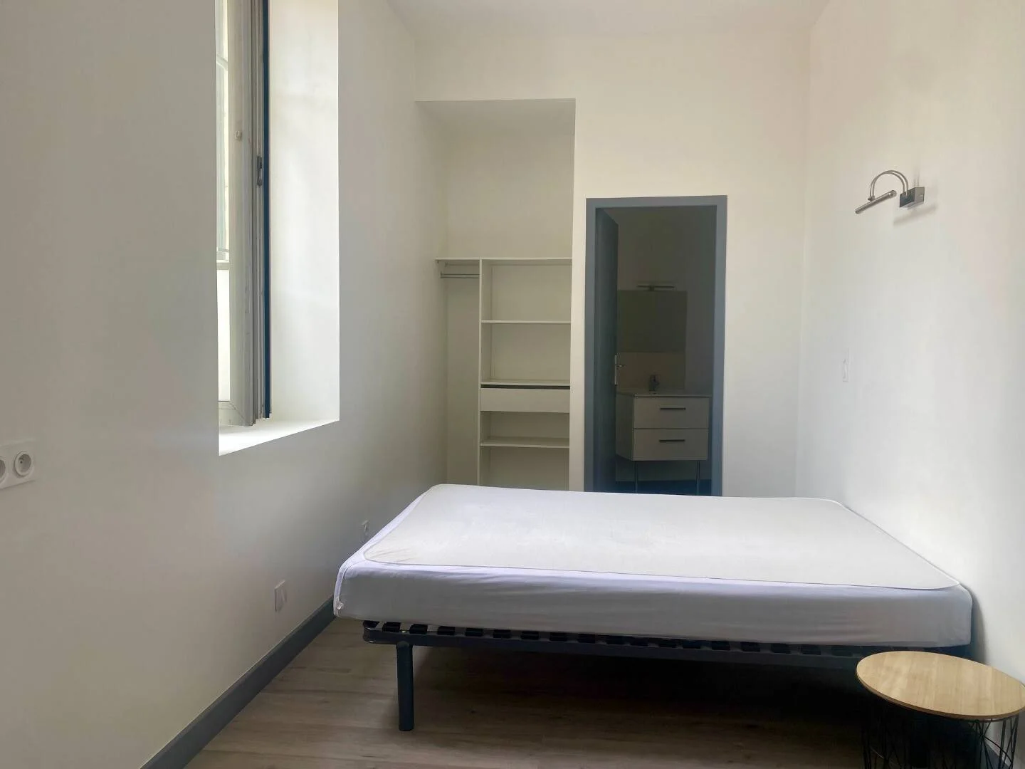 Habitación estudiantil económica cerca del campus en 