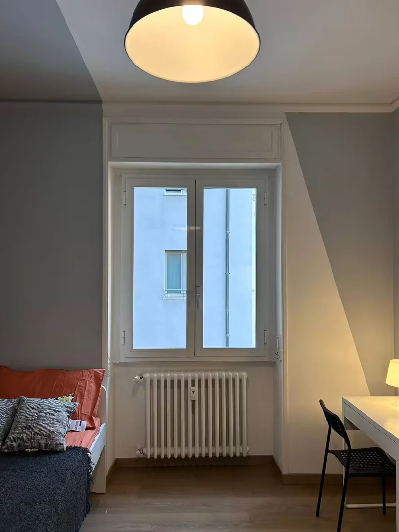'de modern olanaklara sahip öğrenci dostu oda