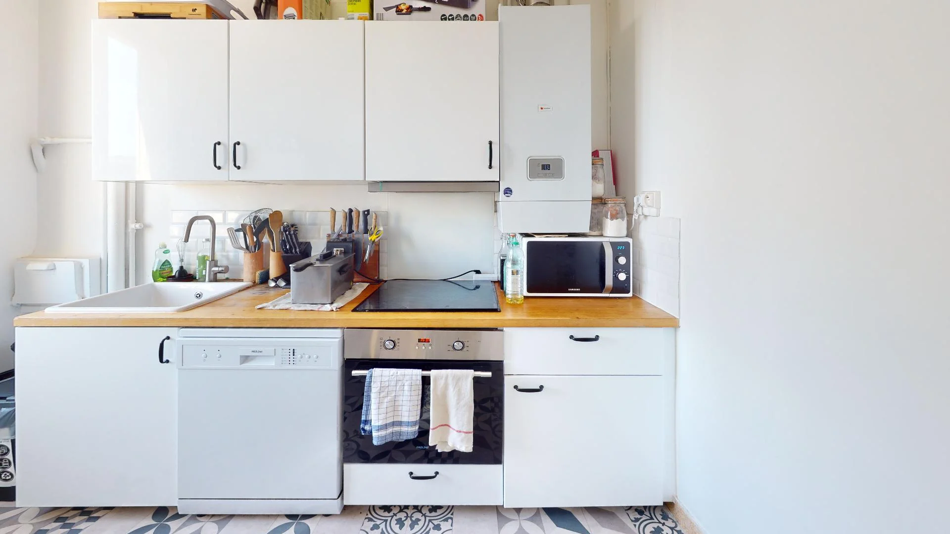 Budget-friendly student room close to campus in