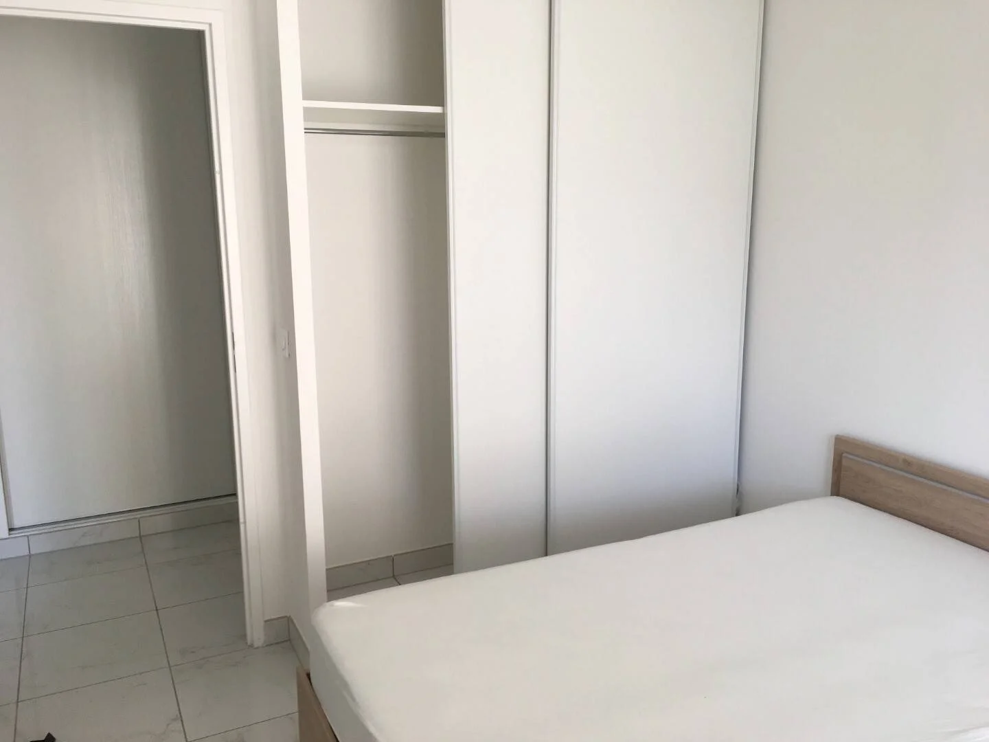 Komfortables und geräumiges Studentenzimmer in 