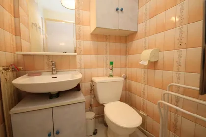 Private room at Cannes, 06400, image 6 of 8