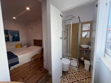 Privatzimmer in der R. António Pedro, bild 12 von 17