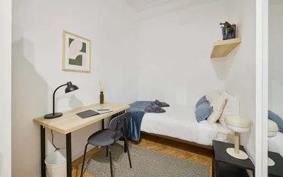 Stanza privata in Av. de Berna 35, 1050-181 Lisboa, Portugal, immagine 1 di 20