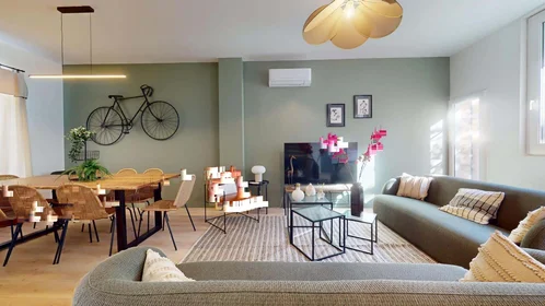 Chambre privée à 47 Cr du Médoc, 33300 Bordeaux, France, image 15 de 27