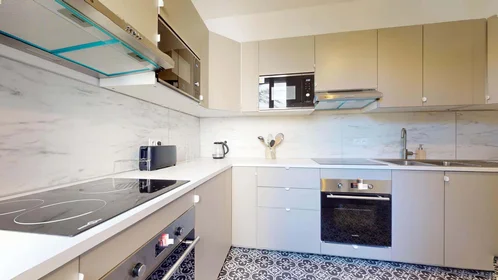Chambre privée à 47 Cr du Médoc, 33300 Bordeaux, France, image 17 de 27