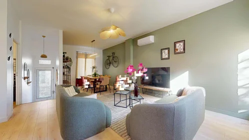 Chambre privée à 47 Cr du Médoc, 33300 Bordeaux, France, image 7 de 27