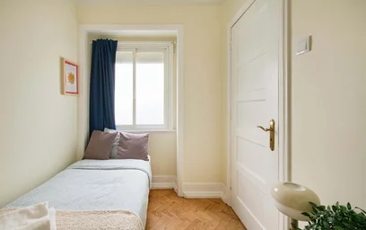 Stanza privata in Av. de Berna 35, 1050-181 Lisboa, Portugal, immagine 1 di 20