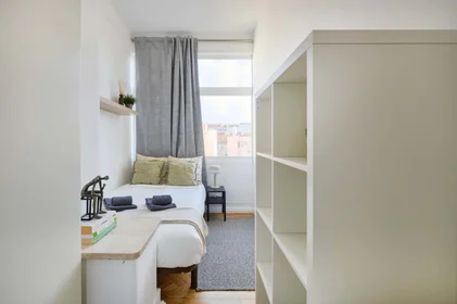 Stanza privata in Av. de Berna 35, 1050-181 Lisboa, Portugal, immagine 1 di 20