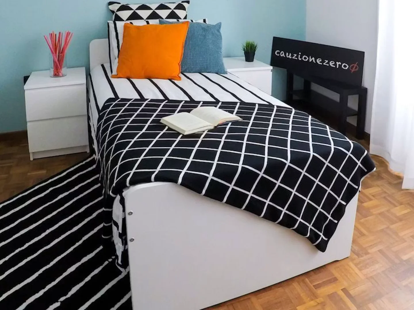 Student-friendly room in  with modern amenities