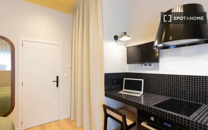 Studio at Rue Général Fivé, image 11 of 12