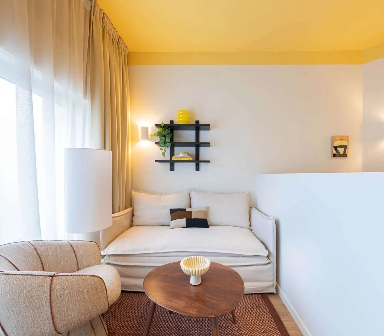 Student-friendly studio with excellent transport links in 