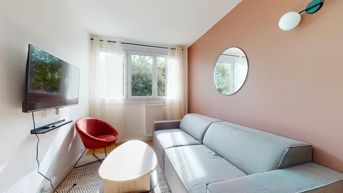 Quarto privado em Rue René et Isa Lefèvre, , imagem 1 de 7