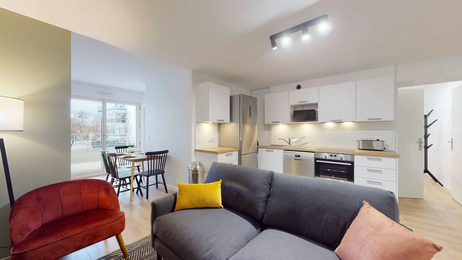 Quarto para alugar em apartamento de estudantes em , totalmente mobilado