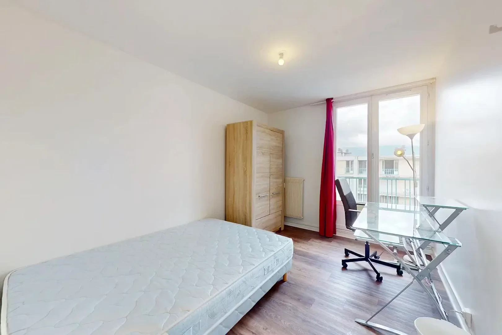 Cozy room for students available in 