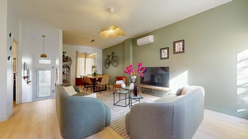 Prywatny pokój 47 COURS DU MEDOC, obraz 1 10