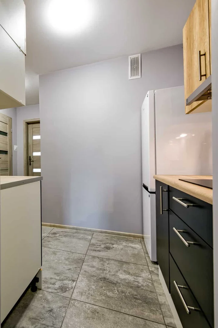 Chambre confortable pour étudiants disponible dans