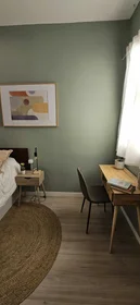 Private room at Carrer de Pau Claris, image 6 of 21
