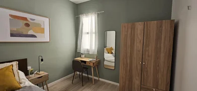 Private room at Carrer de Pau Claris, image 7 of 21