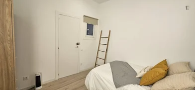 Private room at Carrer de Pau Claris, image 10 of 21