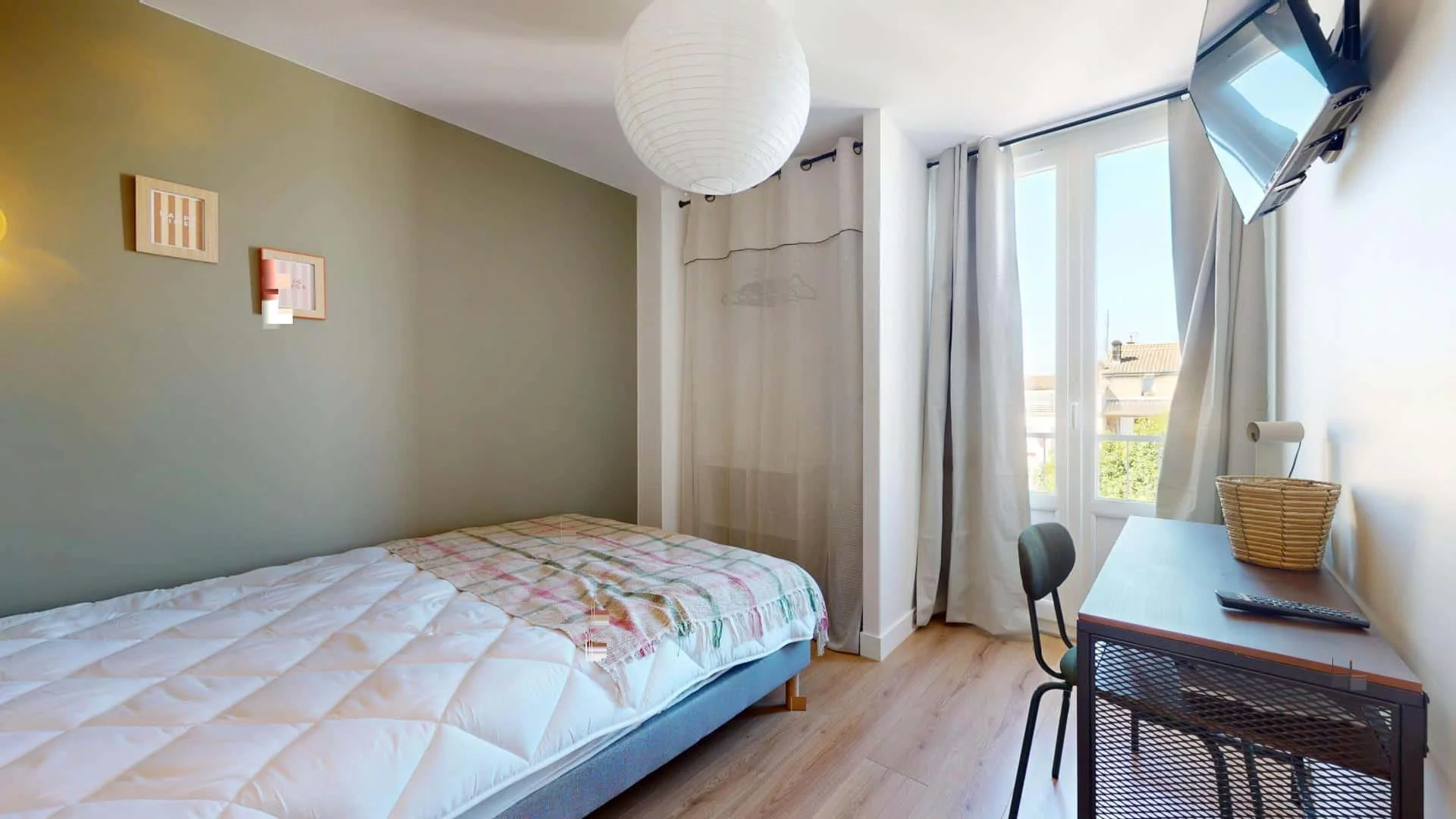 Cozy room for students available in 