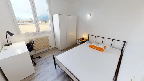 Private room at Avenue de la Mogne, , image 1 of 10
