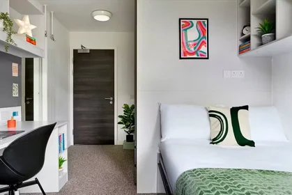 Private room at Clifton & Stewart House 1 Clifton Place Glasgow G3 7DL, image 17 of 22
