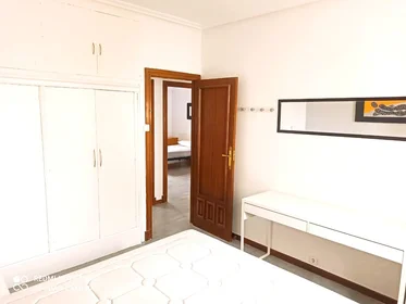 Dairenin tamamı konumu Bastiturri Kalea 9, 8 15 görüntüsü